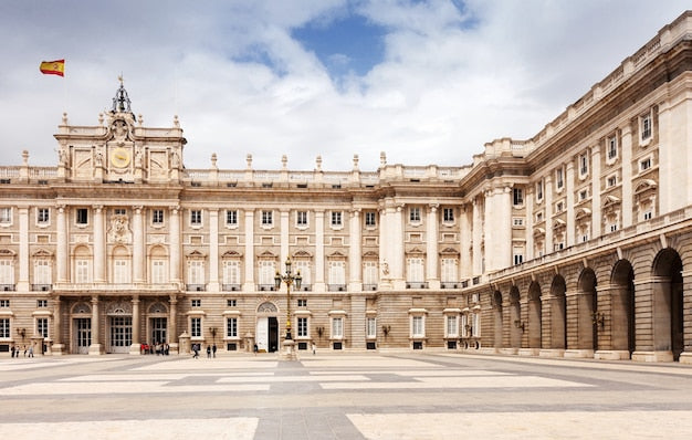 Palacio Real de Madrid, símbolo de las instituciones del Estado relacionadas con el Bloque I del temario TAI